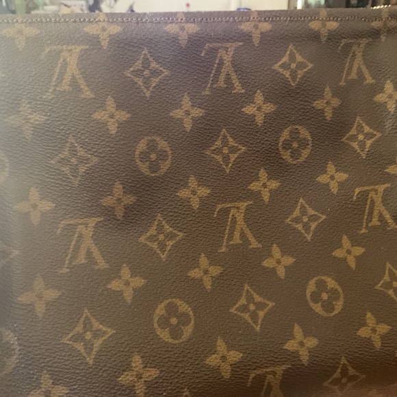 Louis Vuitton Monogram Toiletry Pouch 26 - Picture 13 of 15